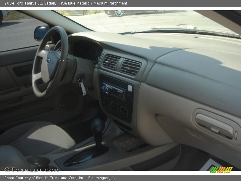 True Blue Metallic / Medium Parchment 2004 Ford Taurus SES Sedan