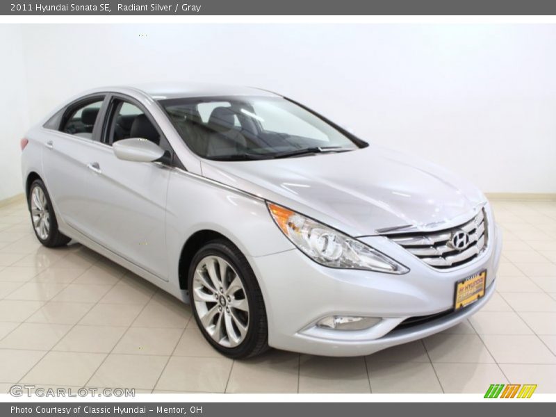 Radiant Silver / Gray 2011 Hyundai Sonata SE