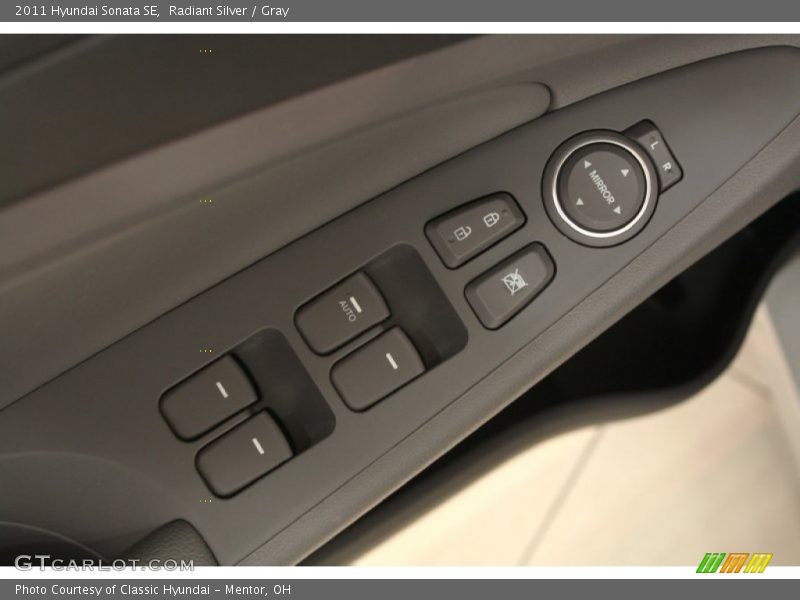 Radiant Silver / Gray 2011 Hyundai Sonata SE