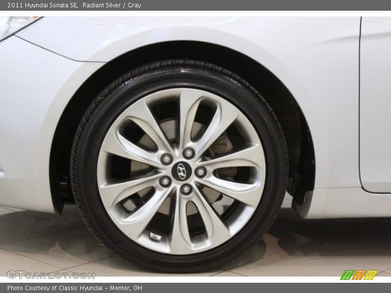 Radiant Silver / Gray 2011 Hyundai Sonata SE