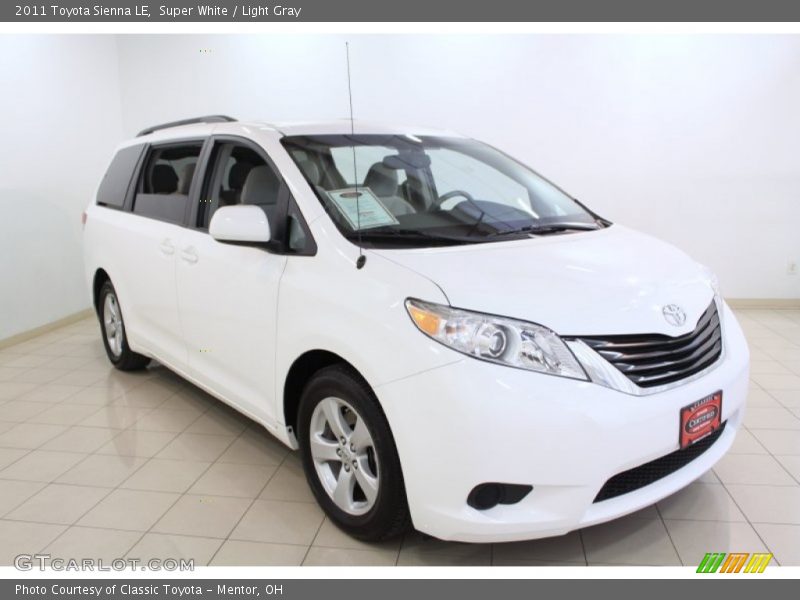 Super White / Light Gray 2011 Toyota Sienna LE