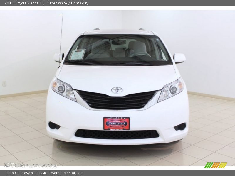 Super White / Light Gray 2011 Toyota Sienna LE