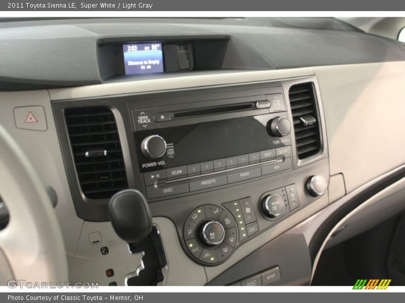 Super White / Light Gray 2011 Toyota Sienna LE