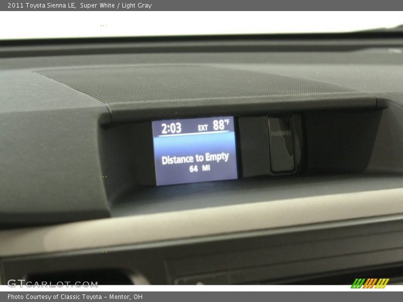Super White / Light Gray 2011 Toyota Sienna LE