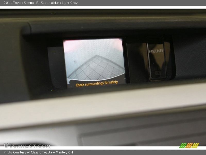 Super White / Light Gray 2011 Toyota Sienna LE