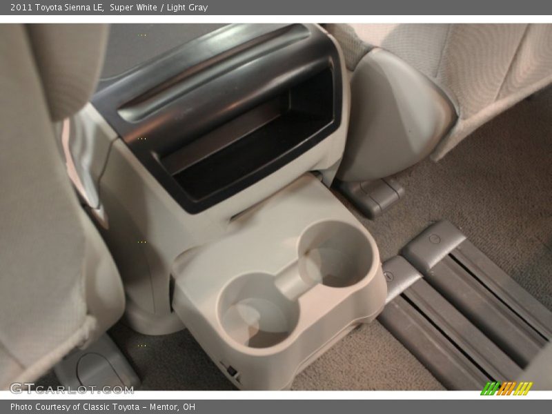 Super White / Light Gray 2011 Toyota Sienna LE