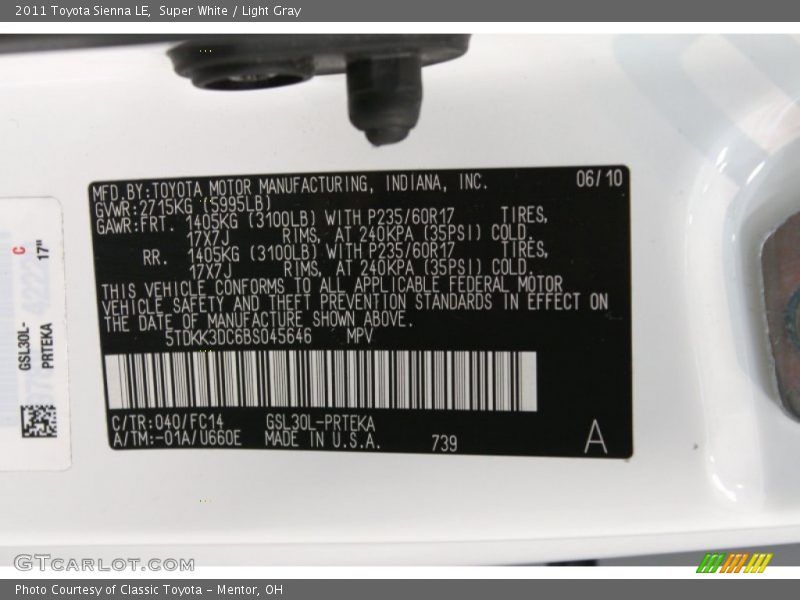 Super White / Light Gray 2011 Toyota Sienna LE