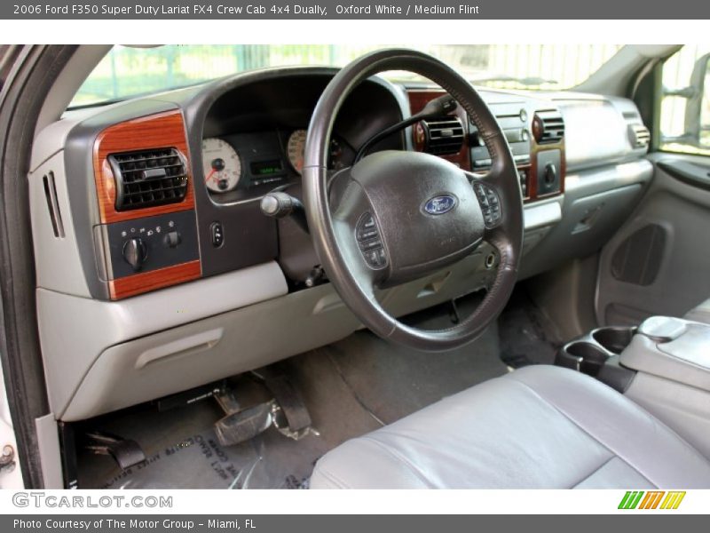 Dashboard of 2006 F350 Super Duty Lariat FX4 Crew Cab 4x4 Dually