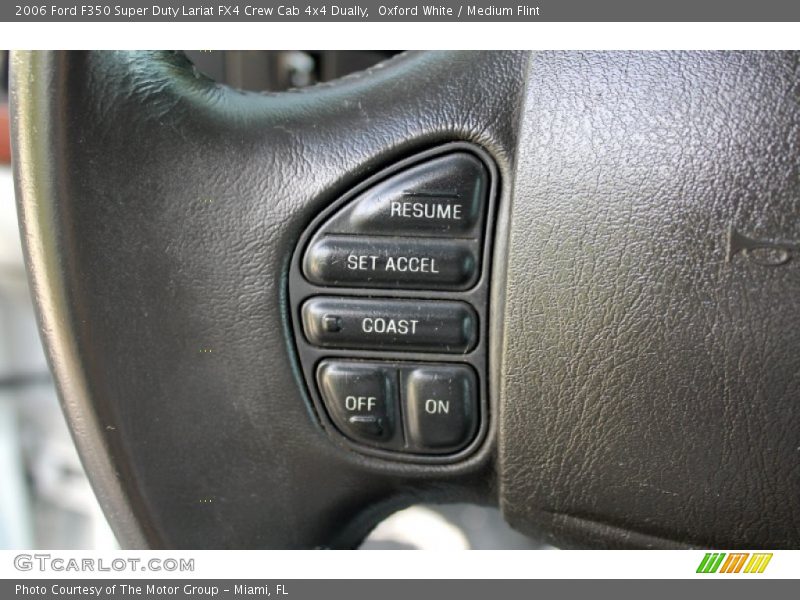 Controls of 2006 F350 Super Duty Lariat FX4 Crew Cab 4x4 Dually