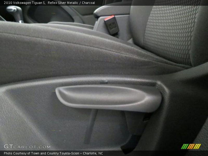 Reflex Silver Metallic / Charcoal 2010 Volkswagen Tiguan S
