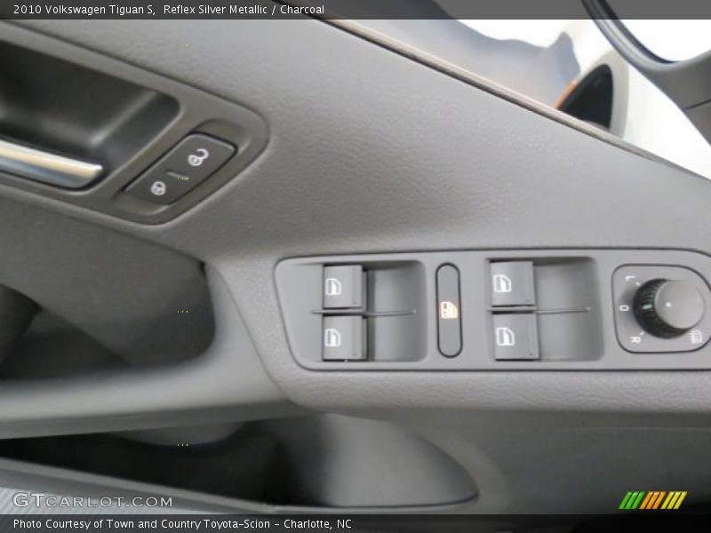 Reflex Silver Metallic / Charcoal 2010 Volkswagen Tiguan S