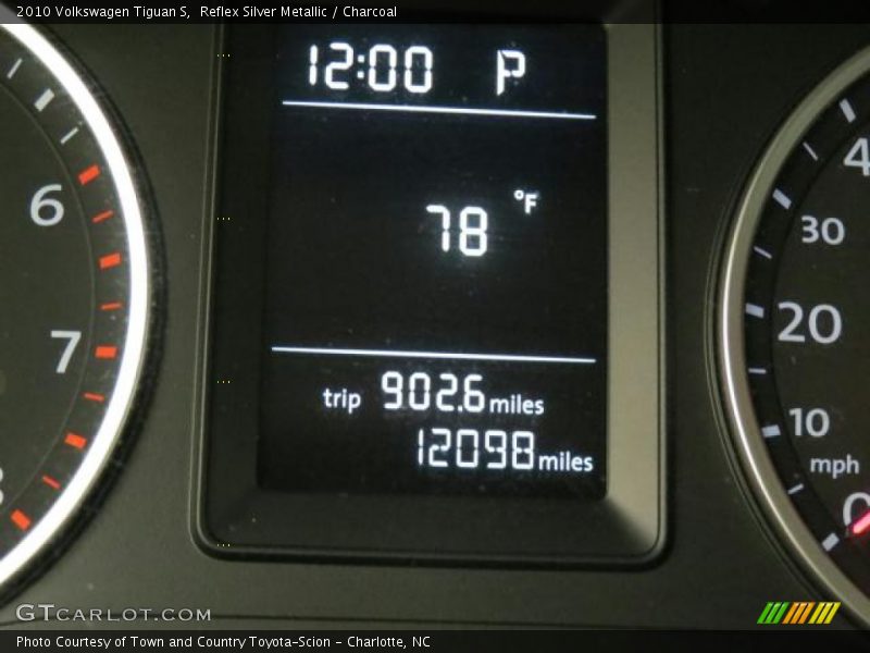 Reflex Silver Metallic / Charcoal 2010 Volkswagen Tiguan S