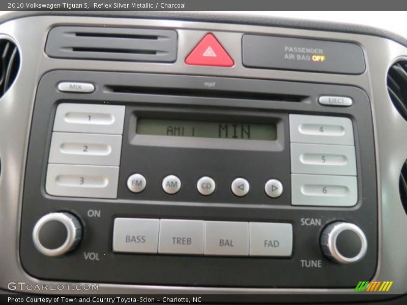 Reflex Silver Metallic / Charcoal 2010 Volkswagen Tiguan S