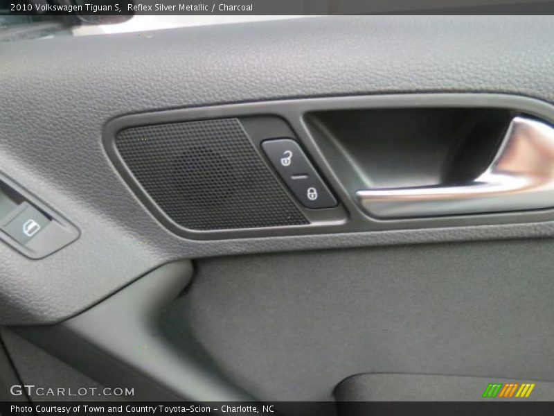 Reflex Silver Metallic / Charcoal 2010 Volkswagen Tiguan S