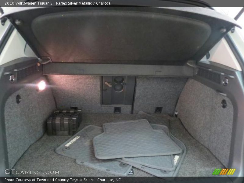 Reflex Silver Metallic / Charcoal 2010 Volkswagen Tiguan S