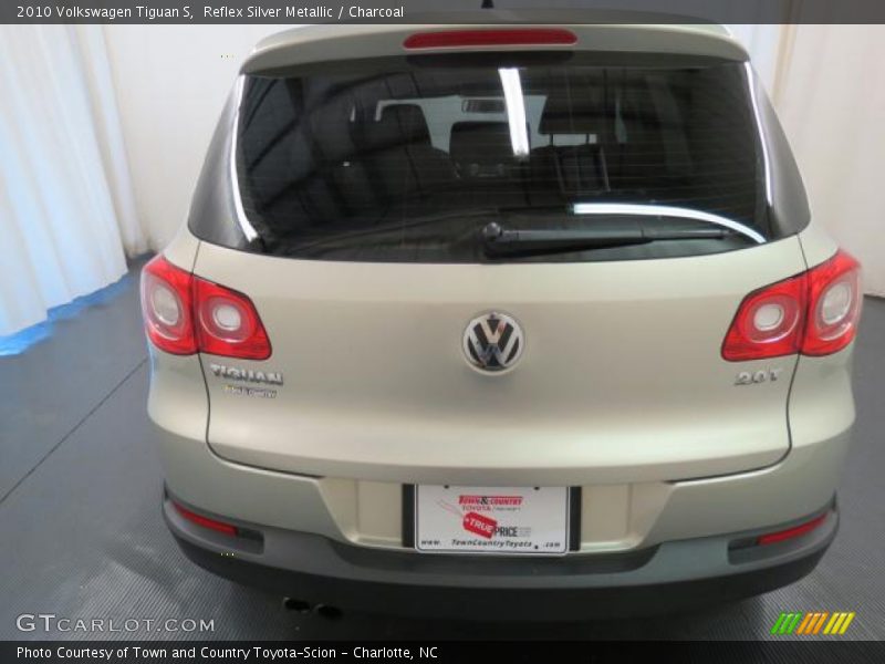 Reflex Silver Metallic / Charcoal 2010 Volkswagen Tiguan S