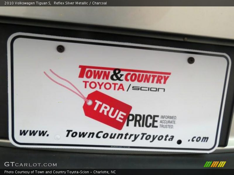 Reflex Silver Metallic / Charcoal 2010 Volkswagen Tiguan S