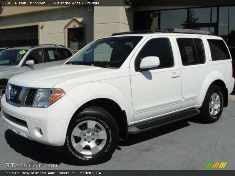 Avalanche White / Graphite 2005 Nissan Pathfinder SE