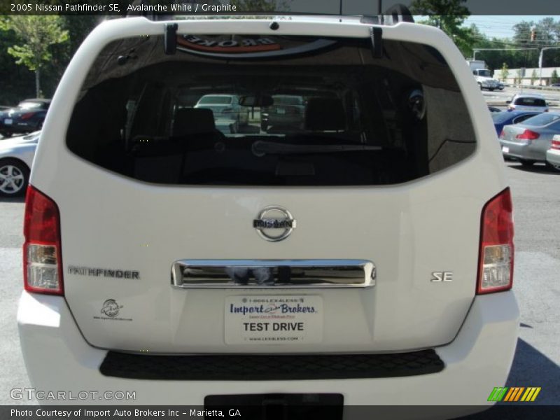 Avalanche White / Graphite 2005 Nissan Pathfinder SE