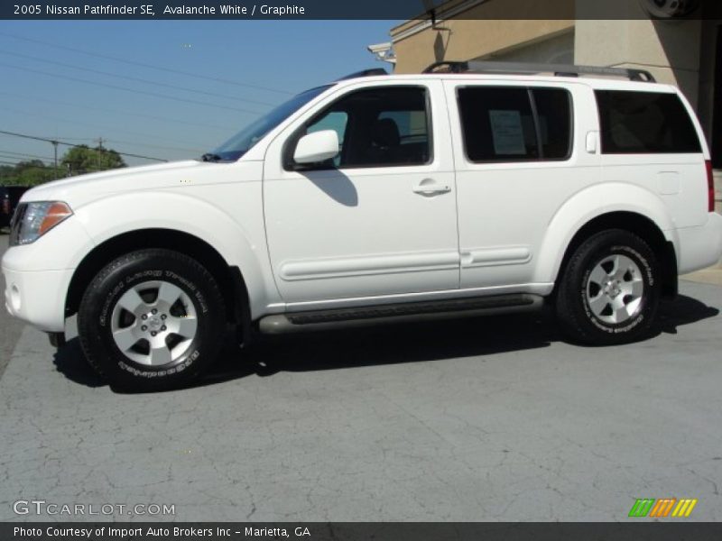 Avalanche White / Graphite 2005 Nissan Pathfinder SE
