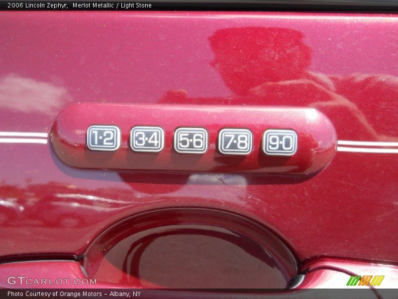 Merlot Metallic / Light Stone 2006 Lincoln Zephyr