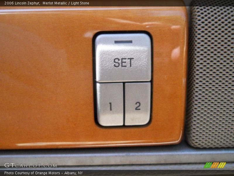 Merlot Metallic / Light Stone 2006 Lincoln Zephyr
