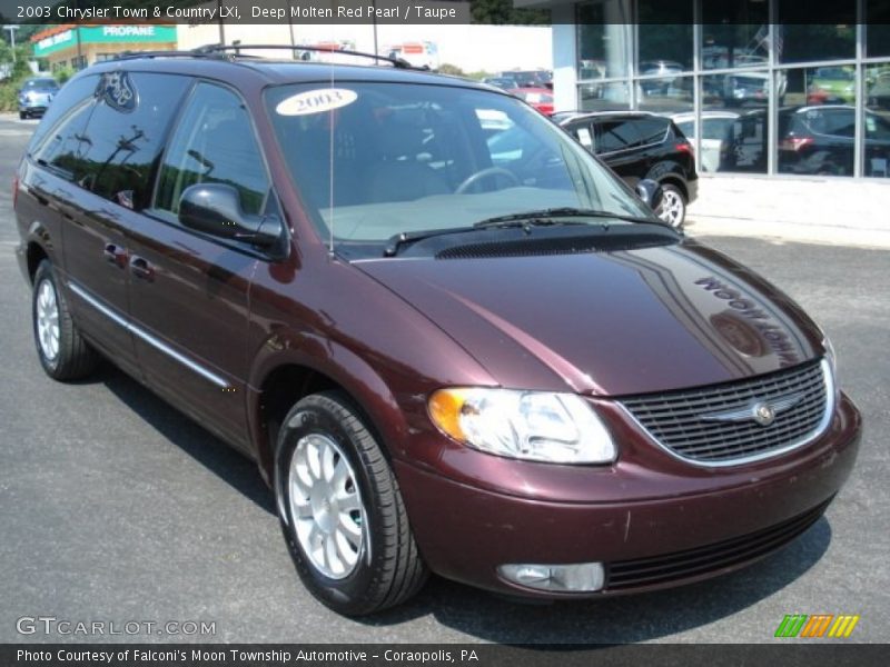 Front 3/4 View of 2003 Town & Country LXi