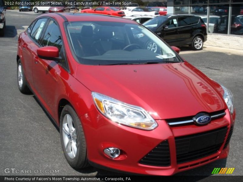 Front 3/4 View of 2012 Focus SE Sport Sedan