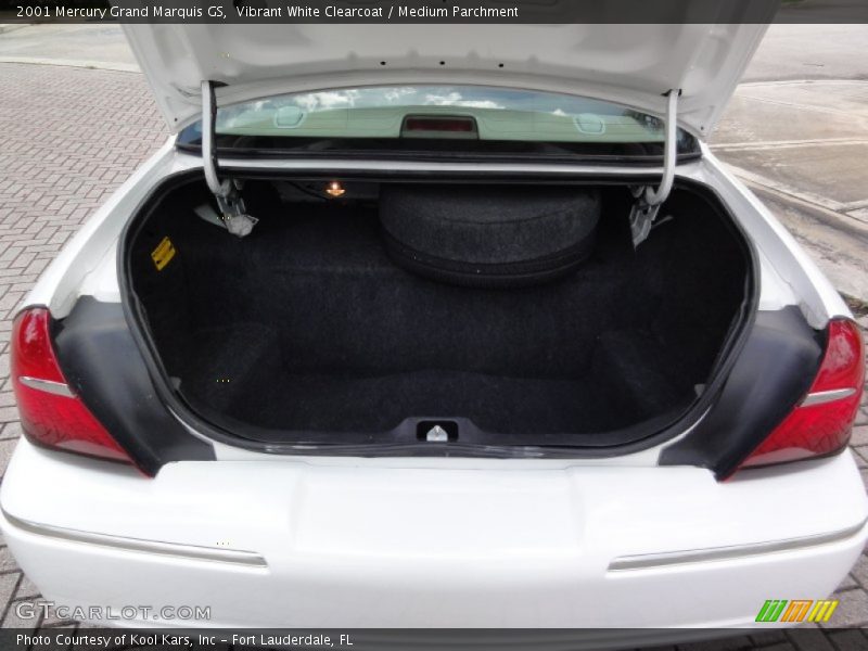 Vibrant White Clearcoat / Medium Parchment 2001 Mercury Grand Marquis GS