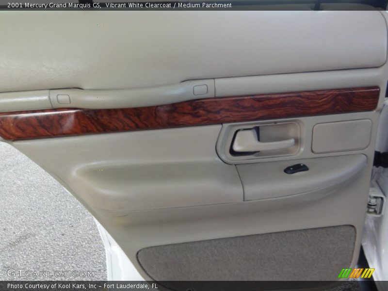 Vibrant White Clearcoat / Medium Parchment 2001 Mercury Grand Marquis GS