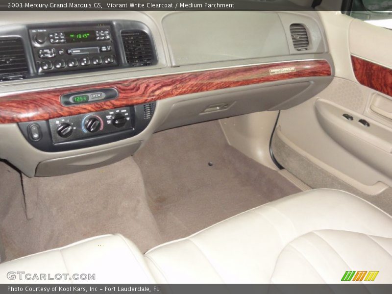 Vibrant White Clearcoat / Medium Parchment 2001 Mercury Grand Marquis GS