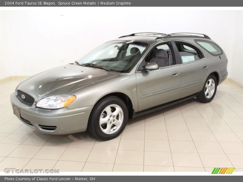 Front 3/4 View of 2004 Taurus SE Wagon
