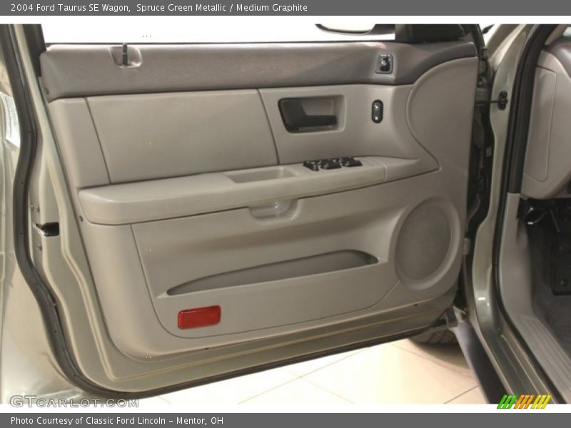 Door Panel of 2004 Taurus SE Wagon