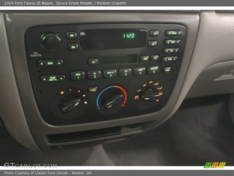 Controls of 2004 Taurus SE Wagon