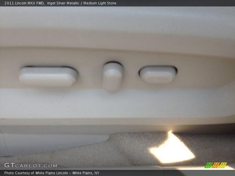 Ingot Silver Metallic / Medium Light Stone 2011 Lincoln MKX FWD