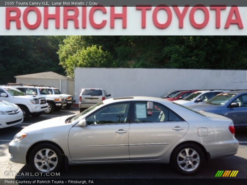 Lunar Mist Metallic / Gray 2005 Toyota Camry XLE