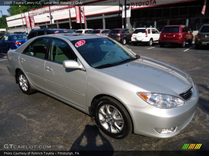 Lunar Mist Metallic / Gray 2005 Toyota Camry XLE