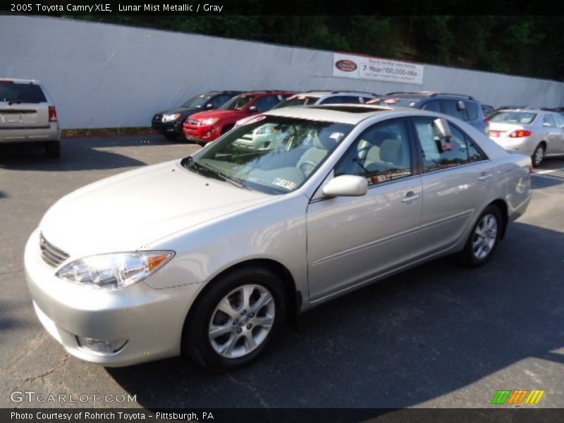 Lunar Mist Metallic / Gray 2005 Toyota Camry XLE