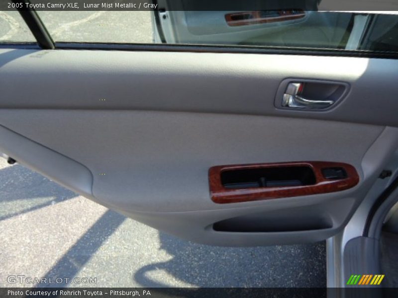 Lunar Mist Metallic / Gray 2005 Toyota Camry XLE