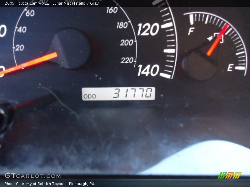 Lunar Mist Metallic / Gray 2005 Toyota Camry XLE