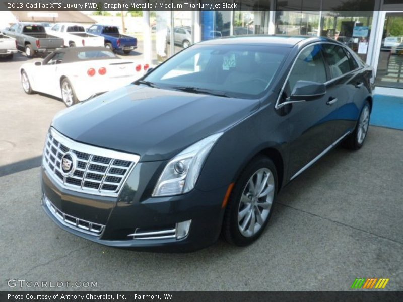 Front 3/4 View of 2013 XTS Luxury FWD