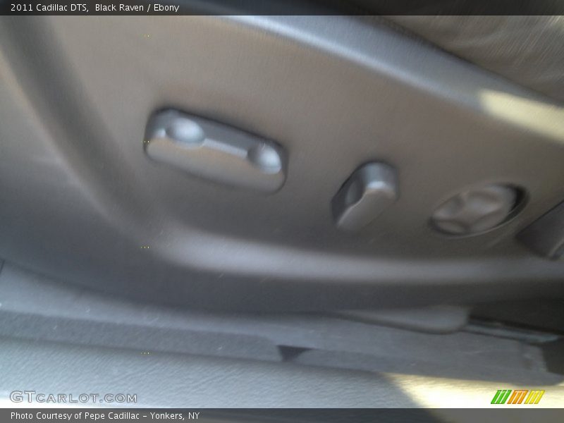 Black Raven / Ebony 2011 Cadillac DTS