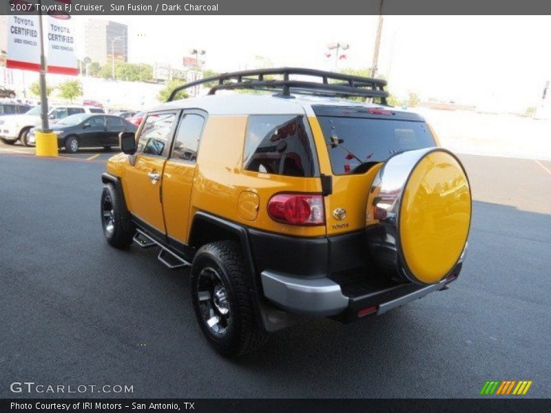 Sun Fusion / Dark Charcoal 2007 Toyota FJ Cruiser