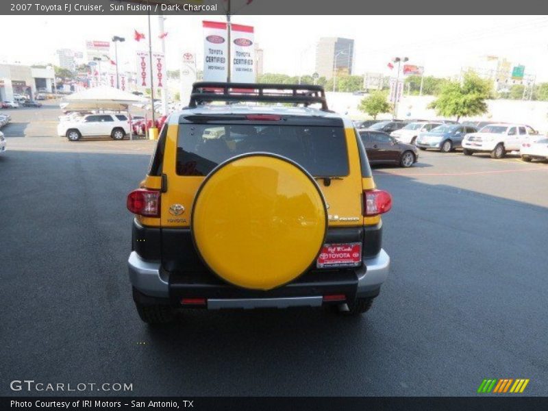 Sun Fusion / Dark Charcoal 2007 Toyota FJ Cruiser