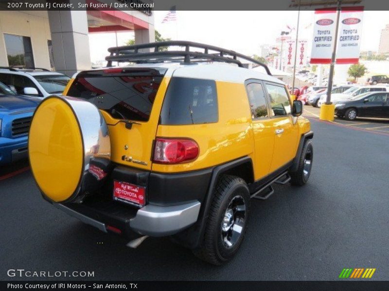 Sun Fusion / Dark Charcoal 2007 Toyota FJ Cruiser
