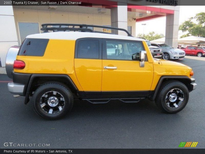 Sun Fusion / Dark Charcoal 2007 Toyota FJ Cruiser