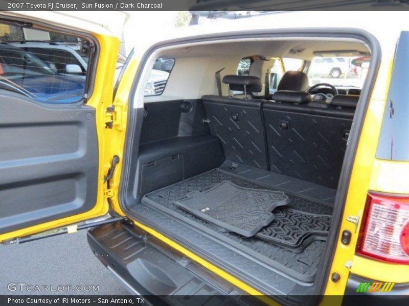 Sun Fusion / Dark Charcoal 2007 Toyota FJ Cruiser