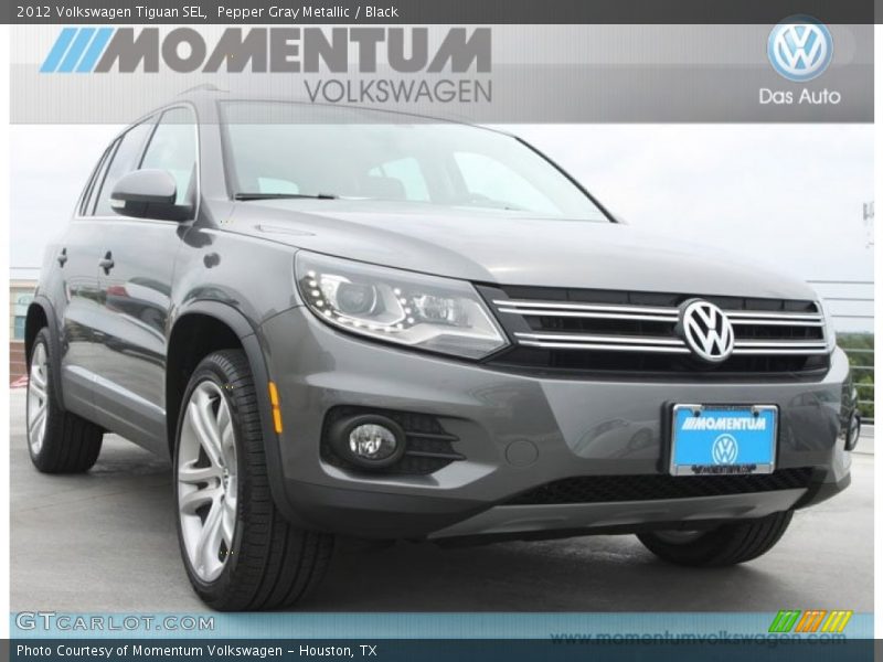 Pepper Gray Metallic / Black 2012 Volkswagen Tiguan SEL