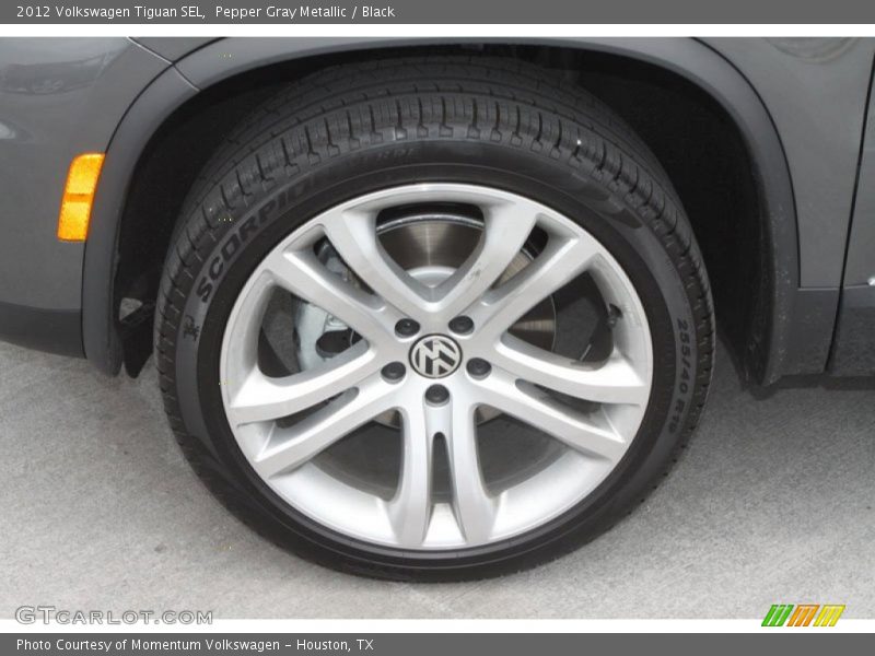 Pepper Gray Metallic / Black 2012 Volkswagen Tiguan SEL