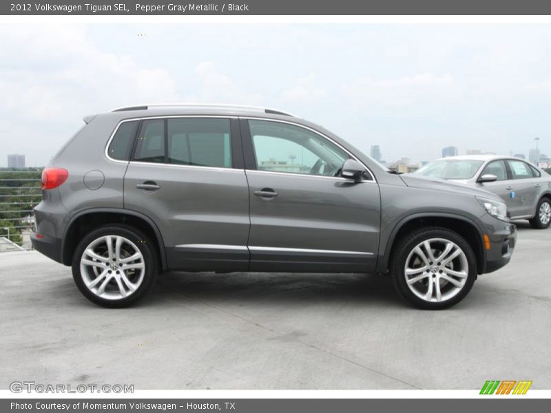 Pepper Gray Metallic / Black 2012 Volkswagen Tiguan SEL